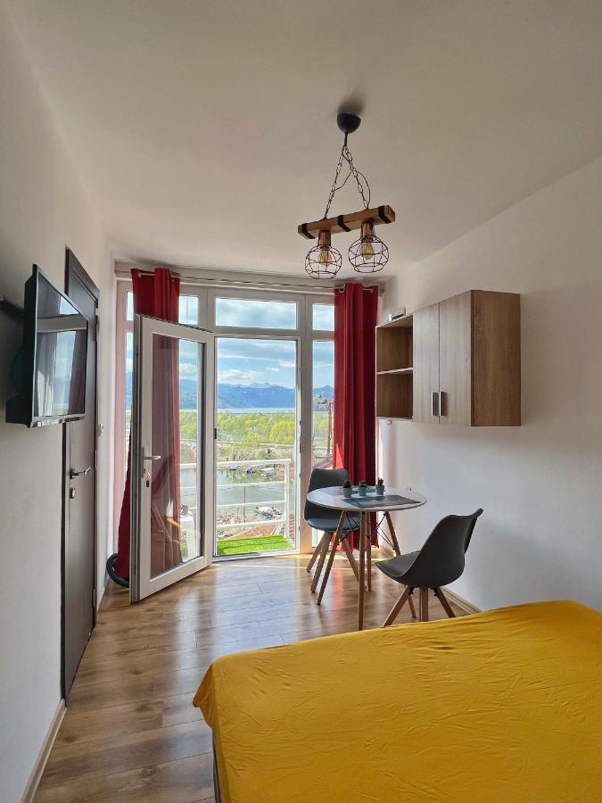 Jg Studio Apartment Vranjina Bagian luar foto
