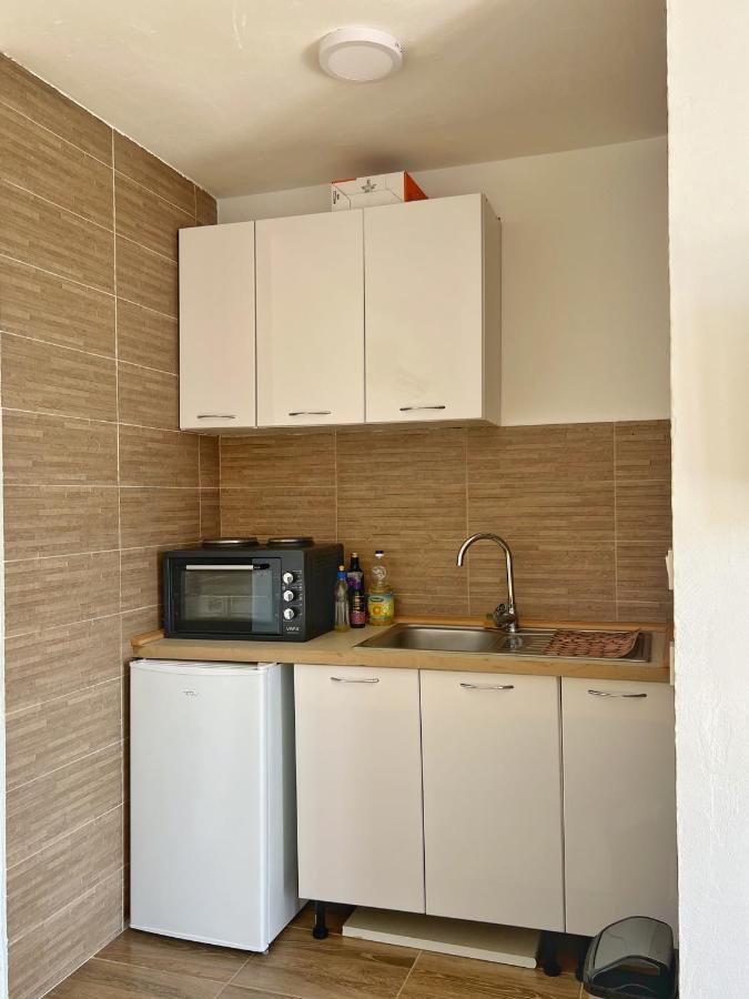 Jg Studio Apartment Vranjina Bagian luar foto