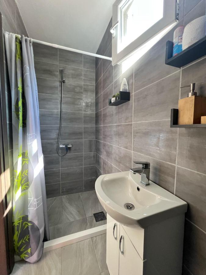 Jg Studio Apartment Vranjina Bagian luar foto