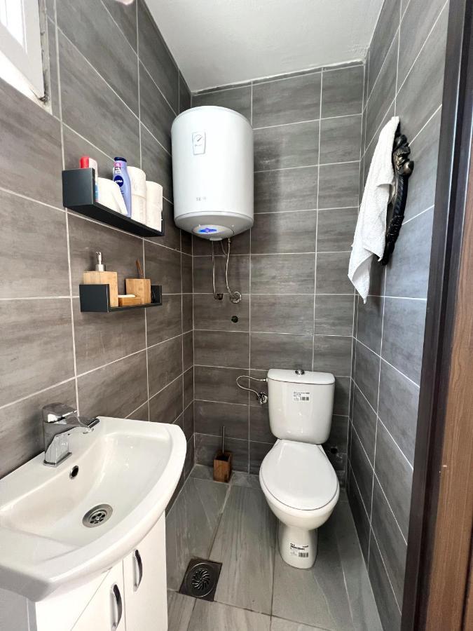 Jg Studio Apartment Vranjina Bagian luar foto